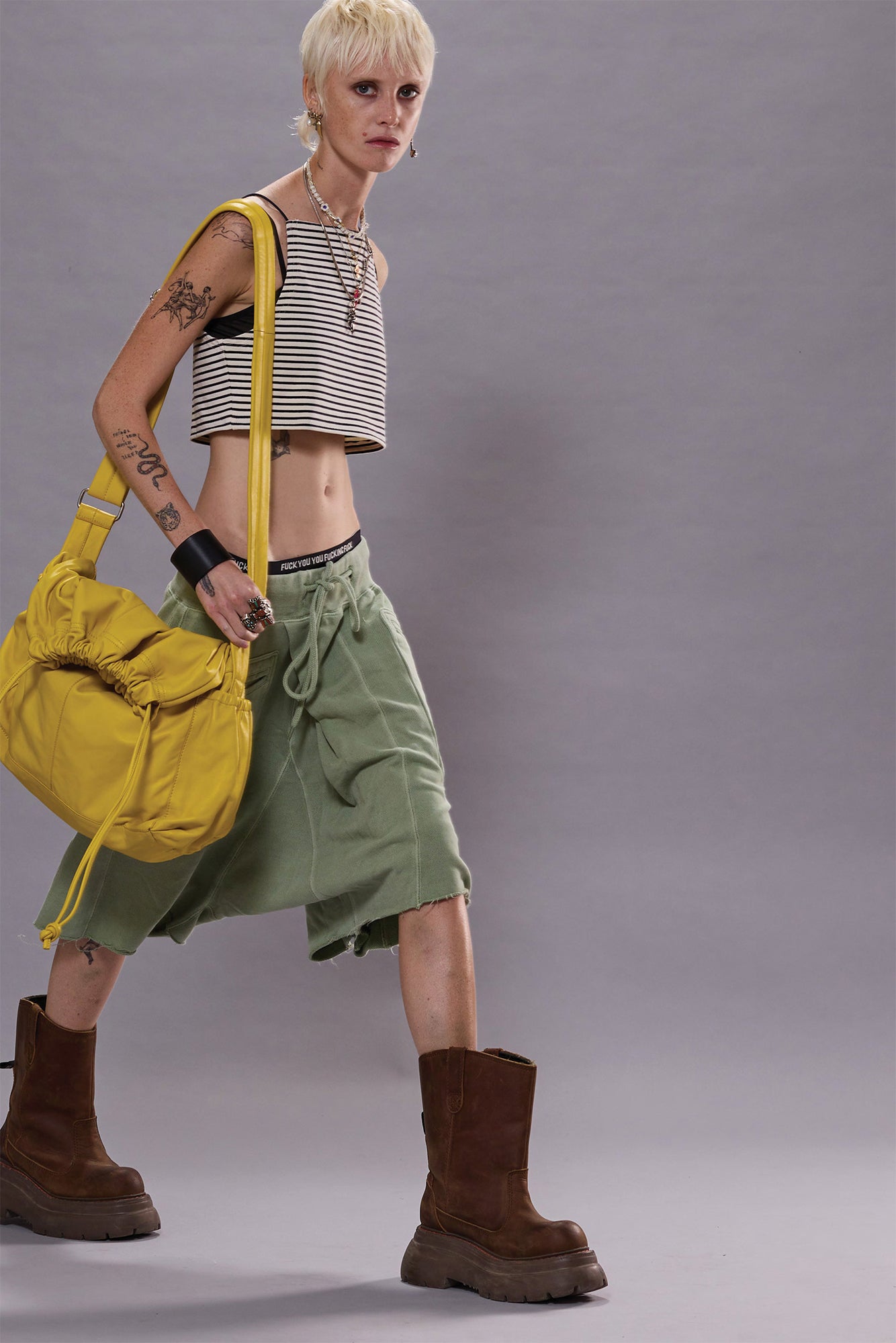 CROSSOVER SWEATSHORT - LIGHT OLIVE - R13