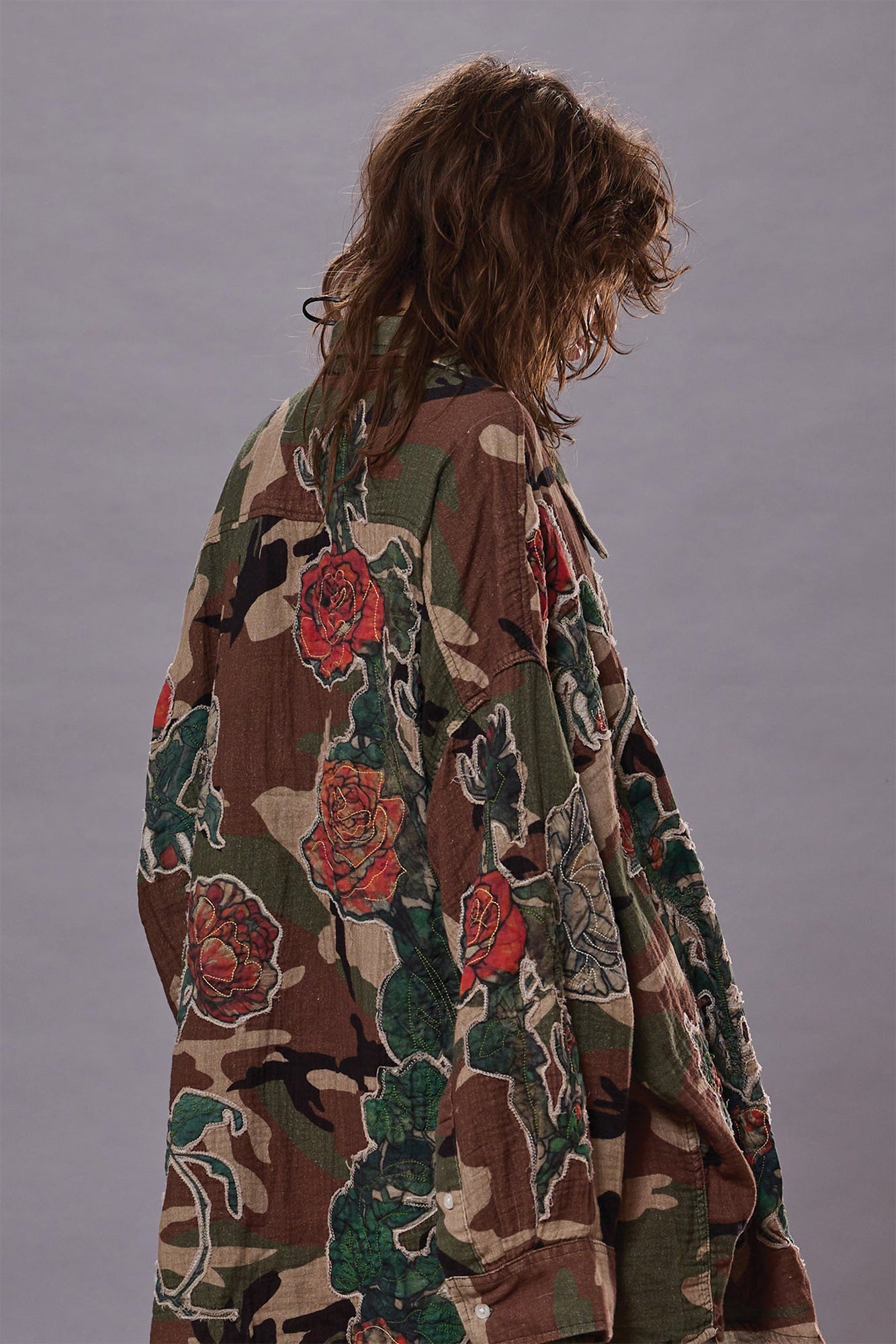 DROP NECK SHIRT - PRINTED CAMO W/ ROSE APPLIQUE - R13